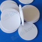 NTAG215 NFC – RFID tag “Knap Kort”, Rund PVC ø30 mm, Selvklæbende, Hvid, 3M lim